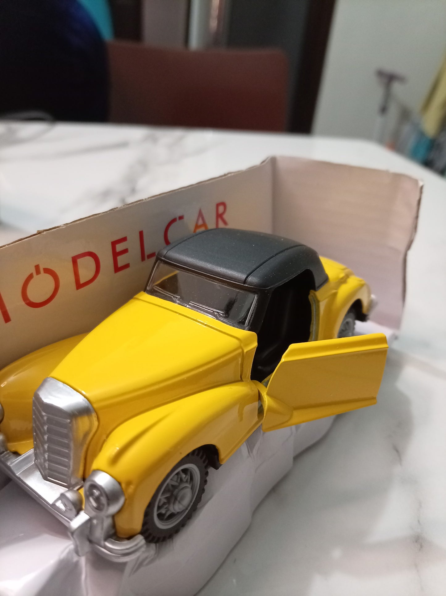 Die Cast Vehicle
Collectible Car
Opening Door Car