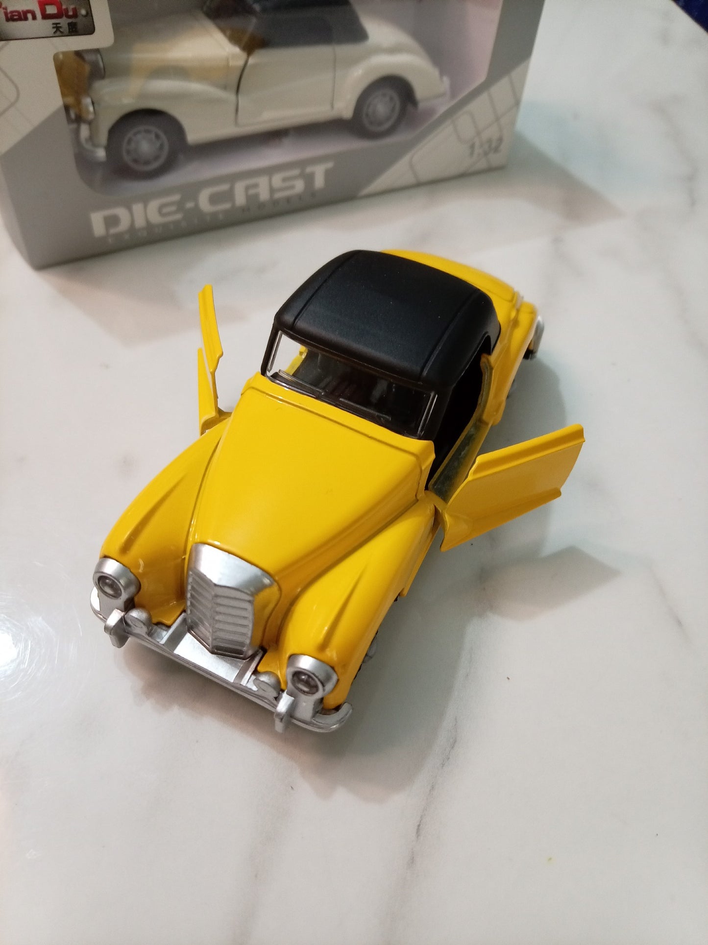Vintage Car Toy
Classic Metal Car
Alloy Model Car
Toy Car for Kids